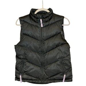 Old Navy Charcoal Gray Puffer Vest with Purple Camo lining style 427294011